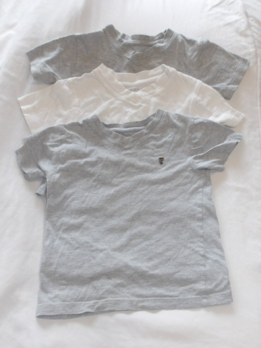 Burt's Bees Kids' 3pcs Grey and White T-shirt Short Sleeve V-Neck 2 Toddler